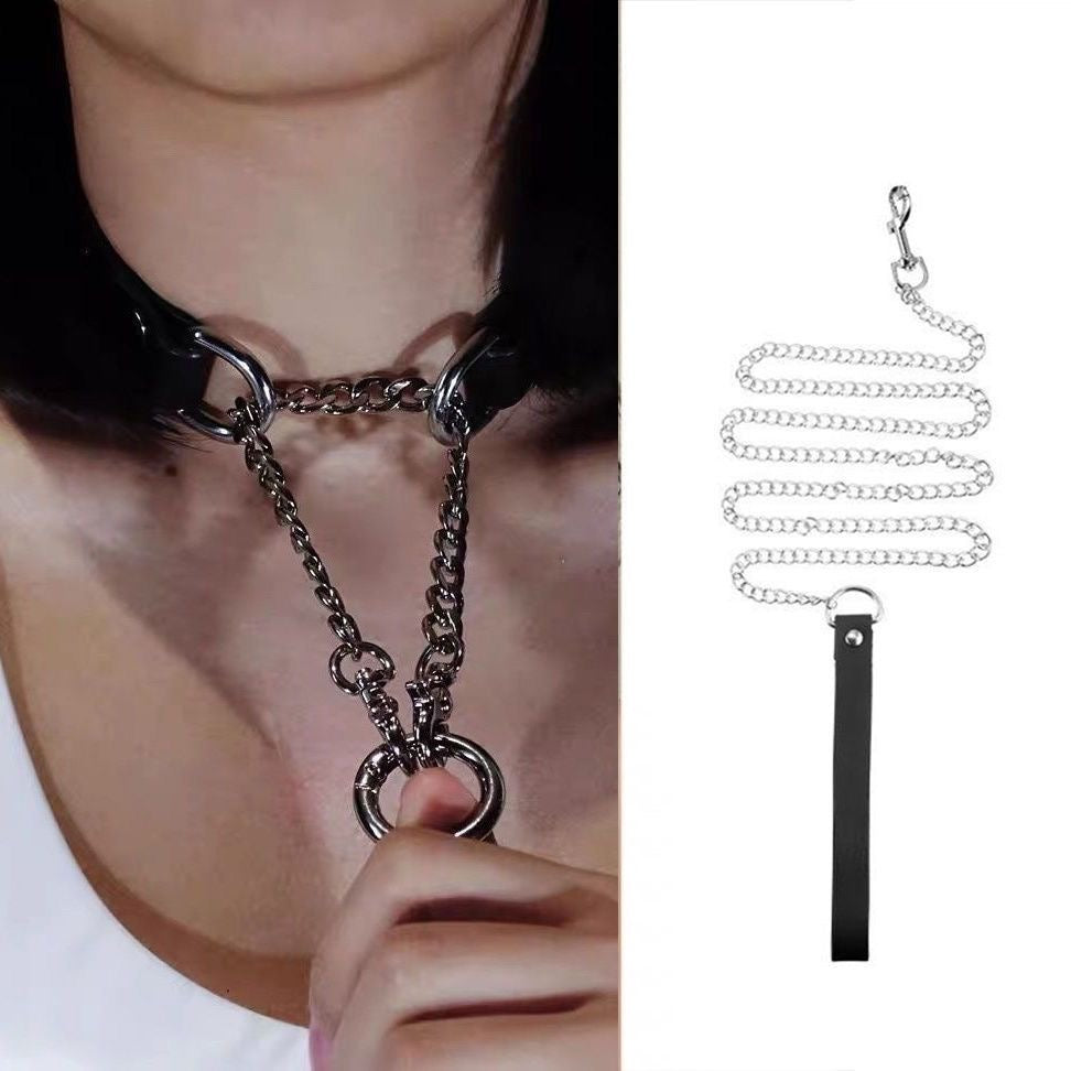 Punk O-Ring Choker Necklace – Unisex Collar with Cross Pendant CrimsonWhip